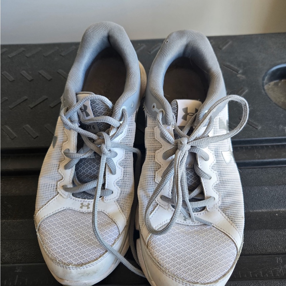 Under Armour Light Gray Running Shoes